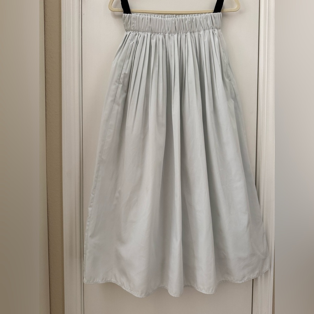 Uniqlo Light Gray Volume Gather Skirt, Size XS - Picture 3 of 9